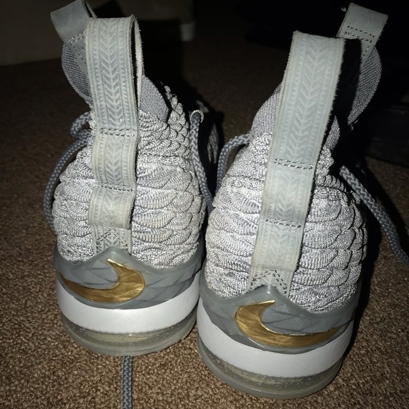 Lebron Shoes - Picture 2 of 3